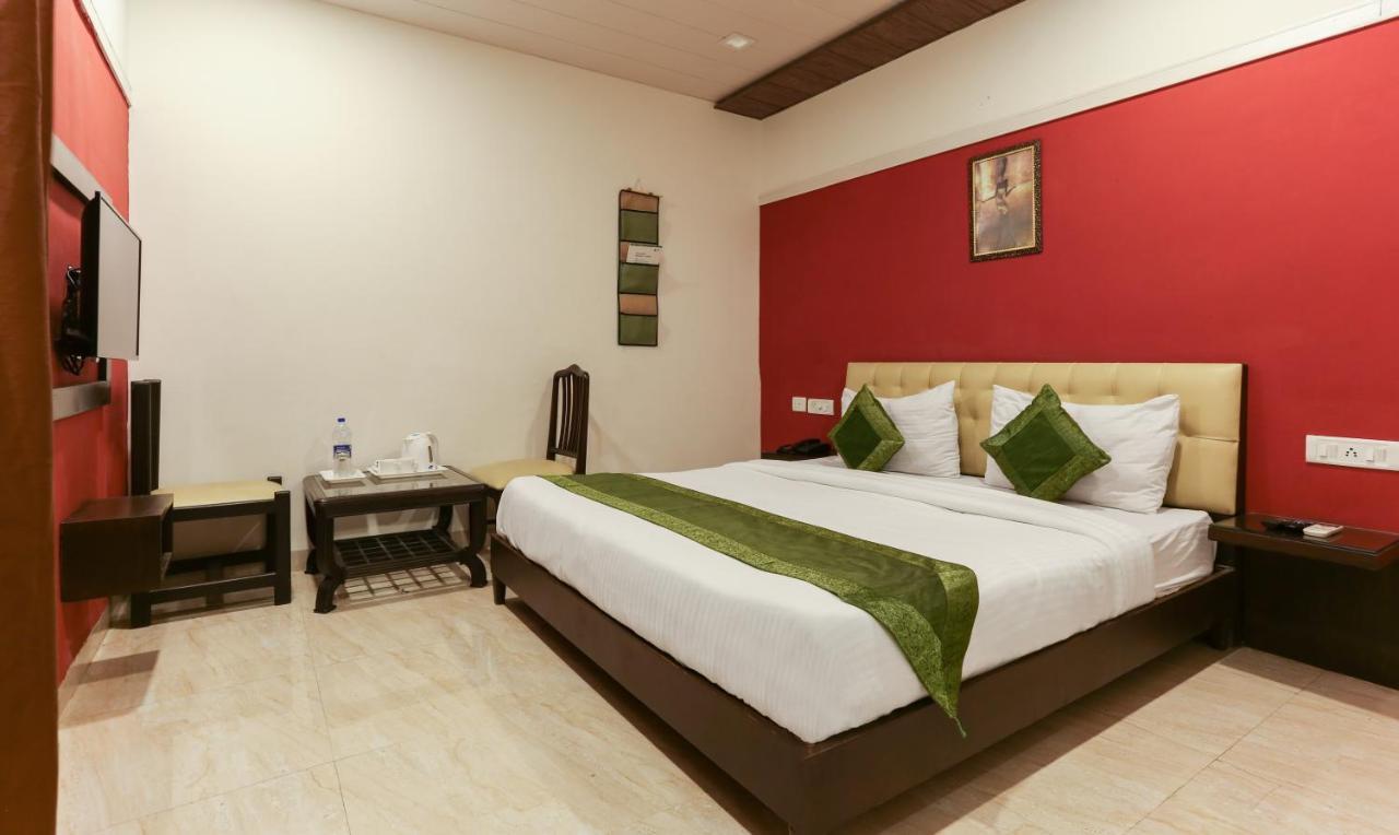 Hotel Seven- Center Of City Chandīgarh Eksteriør billede