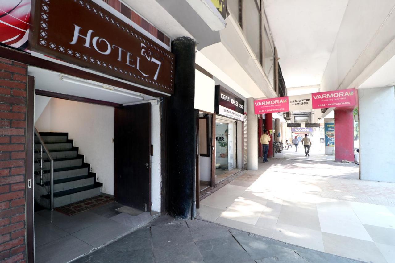 Hotel Seven- Center Of City Chandīgarh Eksteriør billede