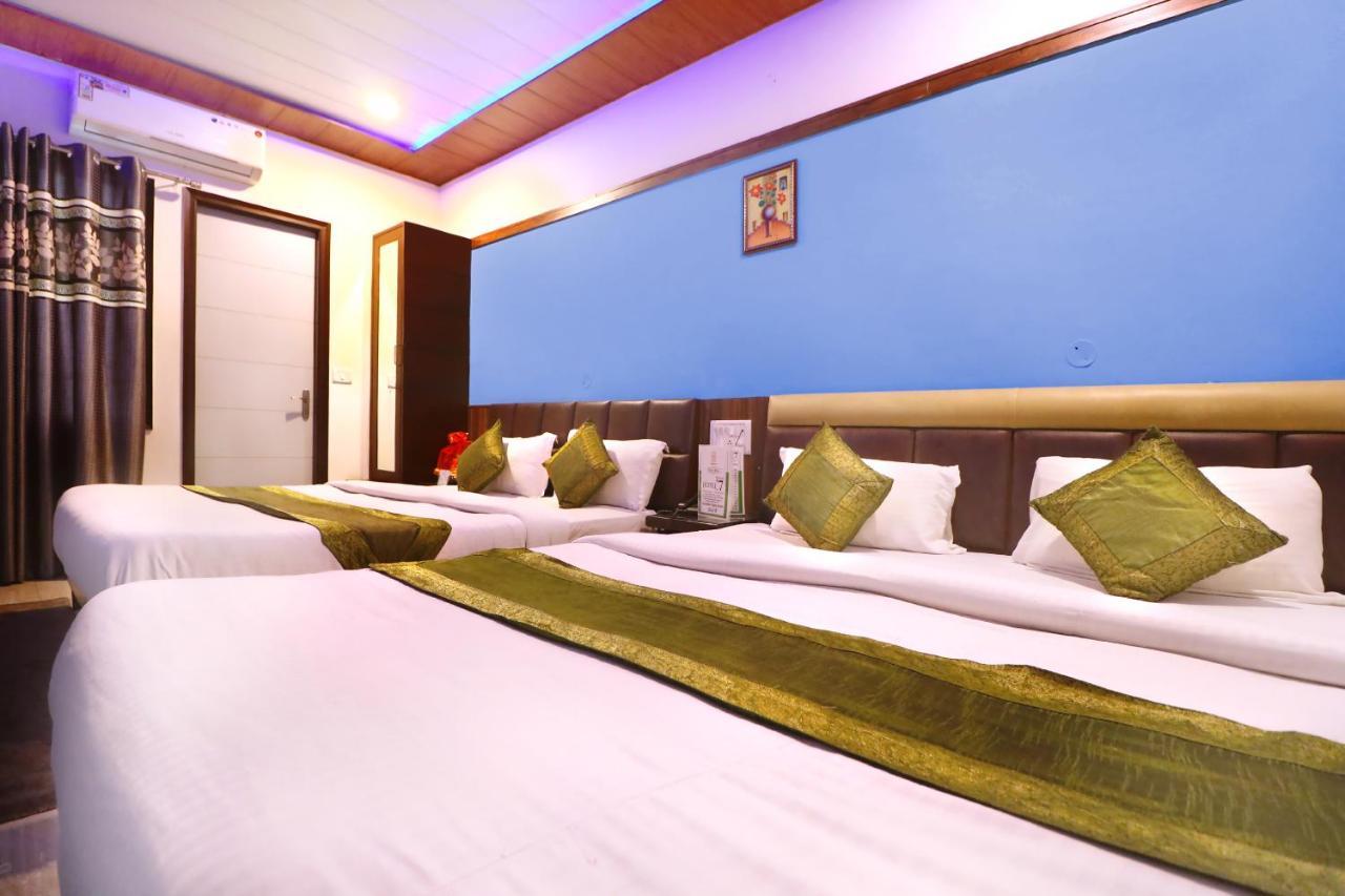 Hotel Seven- Center Of City Chandīgarh Eksteriør billede
