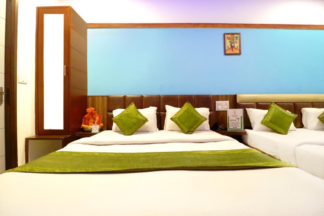 Hotel Seven- Center Of City Chandīgarh Eksteriør billede