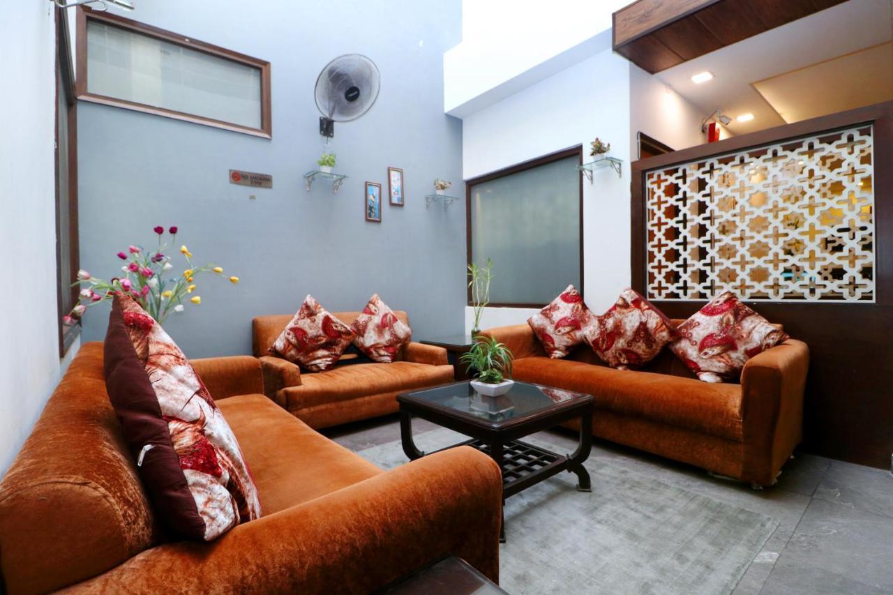 Hotel Seven- Center Of City Chandīgarh Eksteriør billede