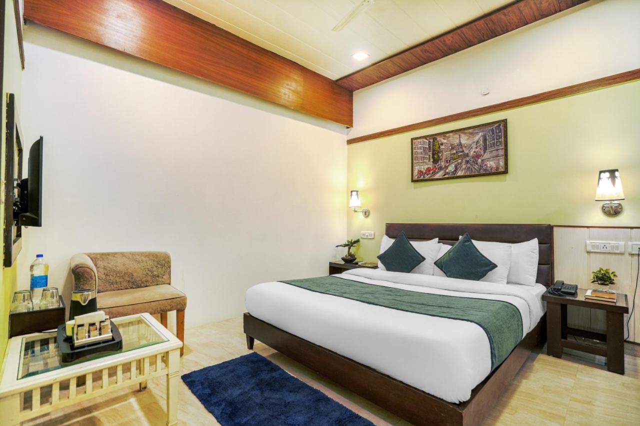 Hotel Seven- Center Of City Chandīgarh Eksteriør billede