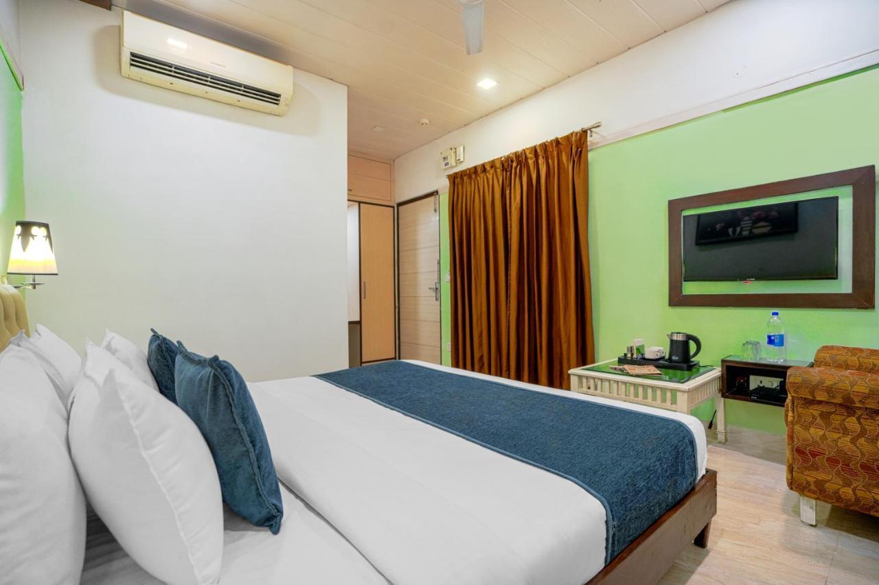 Hotel Seven- Center Of City Chandīgarh Eksteriør billede