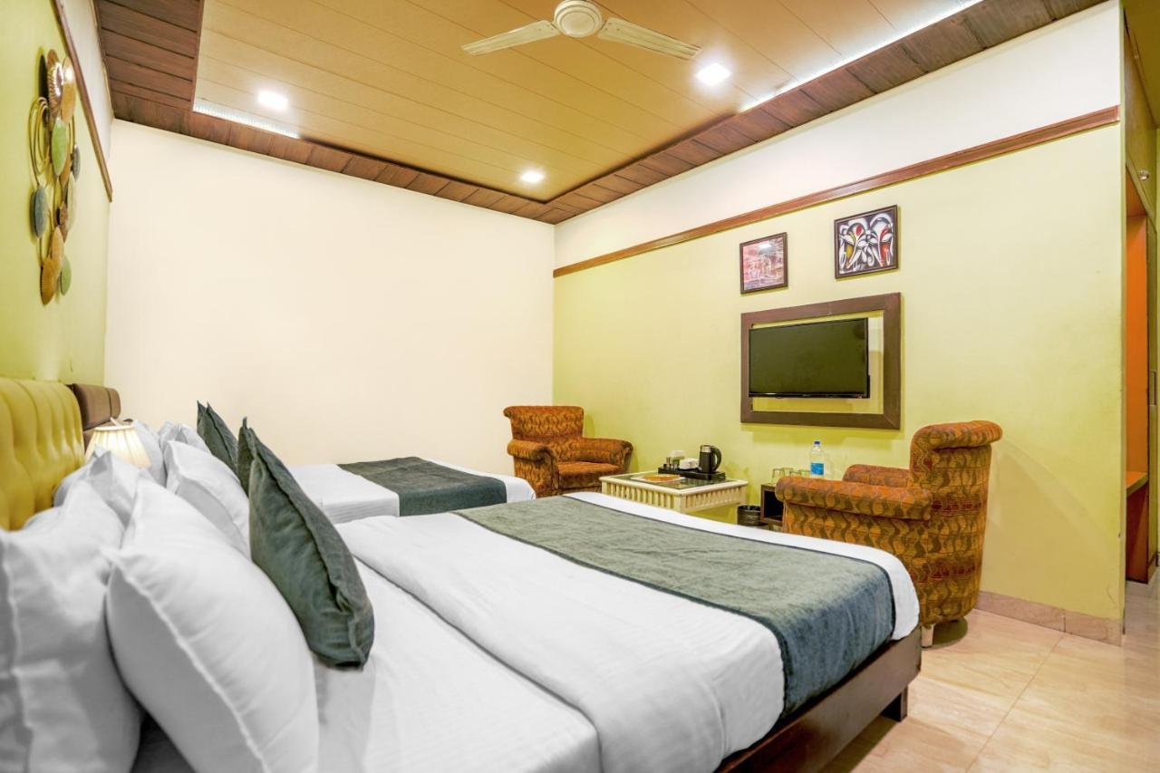 Hotel Seven- Center Of City Chandīgarh Eksteriør billede