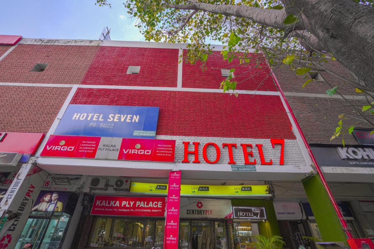 Hotel Seven- Center Of City Chandīgarh Eksteriør billede