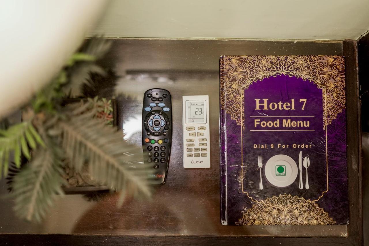 Hotel Seven- Center Of City Chandīgarh Eksteriør billede